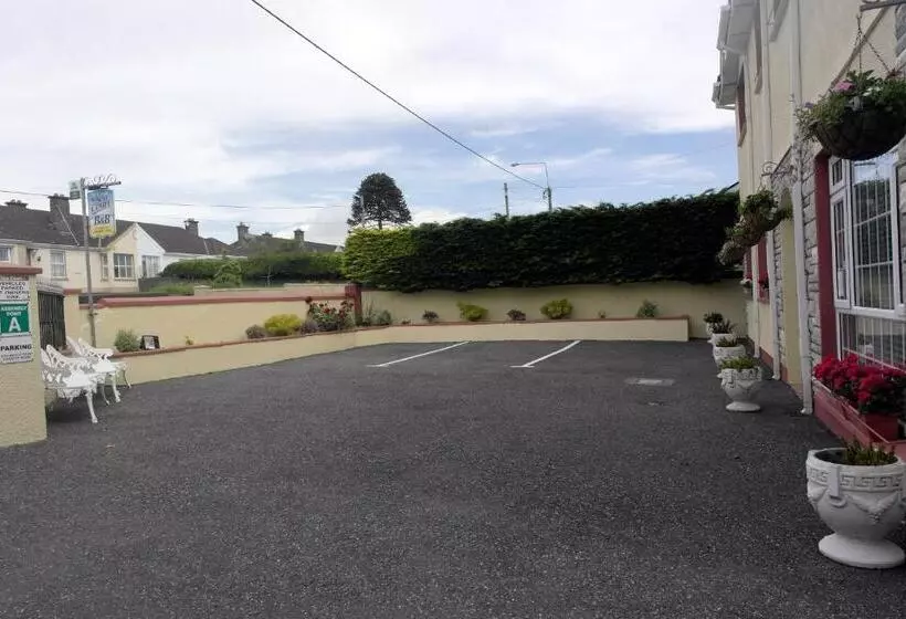 تختخواب و صبحانه Seacourt Accommodation Tramore   Adult Only