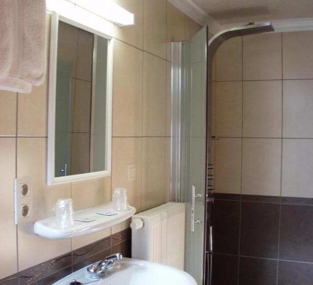 בית מלון כפרי Auberge Au Naturel Des Ardennes