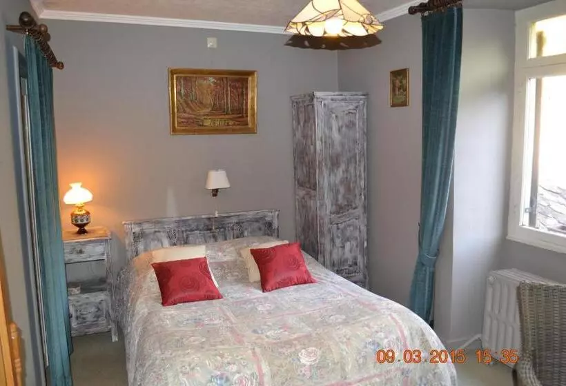 Hotelli Auberge Au Naturel Des Ardennes