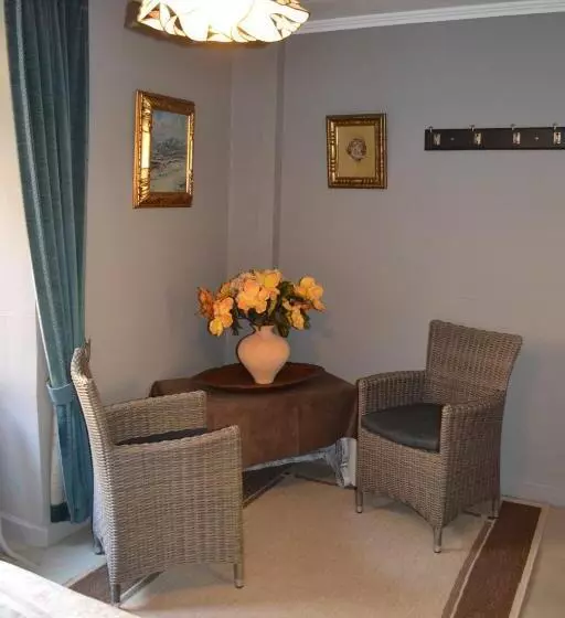 Hotelli Auberge Au Naturel Des Ardennes