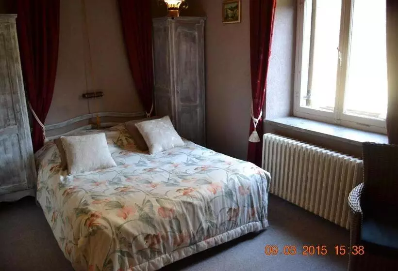 Hotelli Auberge Au Naturel Des Ardennes