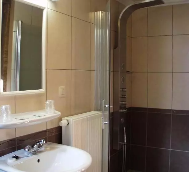 Hotelli Auberge Au Naturel Des Ardennes