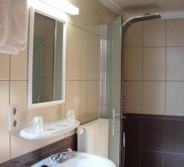 בית מלון כפרי Auberge Au Naturel Des Ardennes