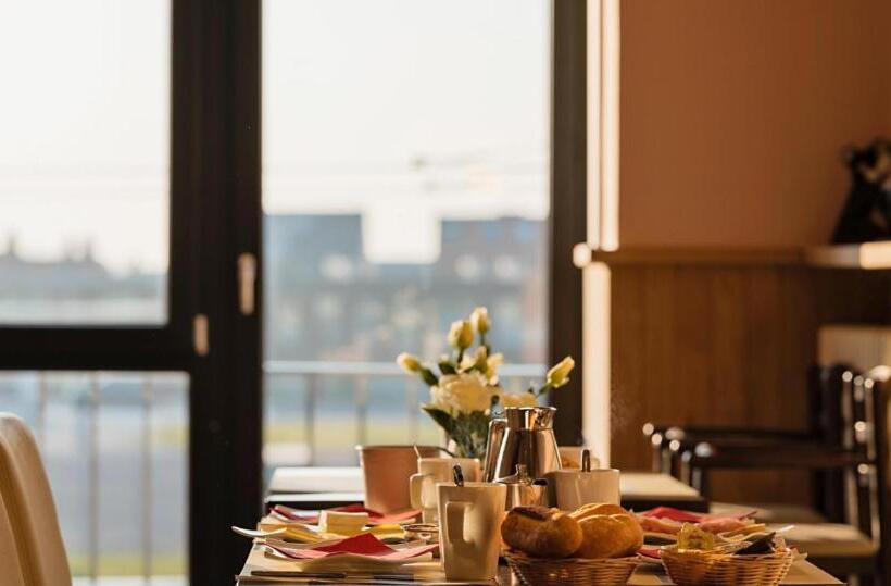 هتل De Zeebries Budget