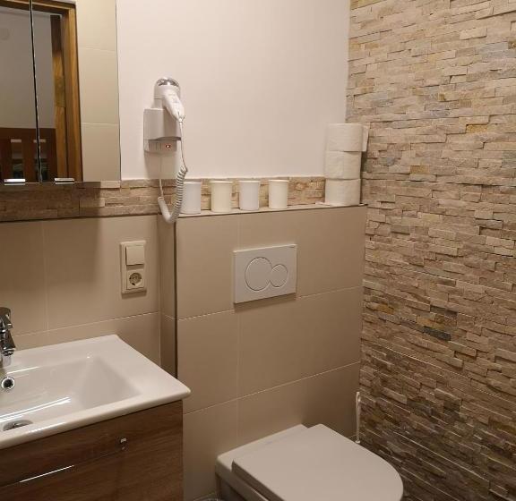 هتل Gasthaus Auwirt