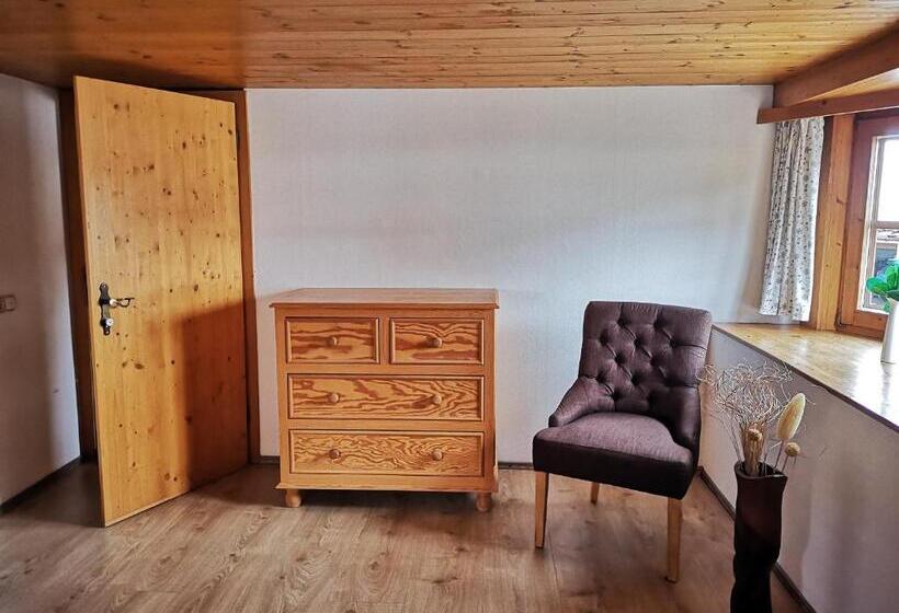 هتل Gasthaus Auwirt