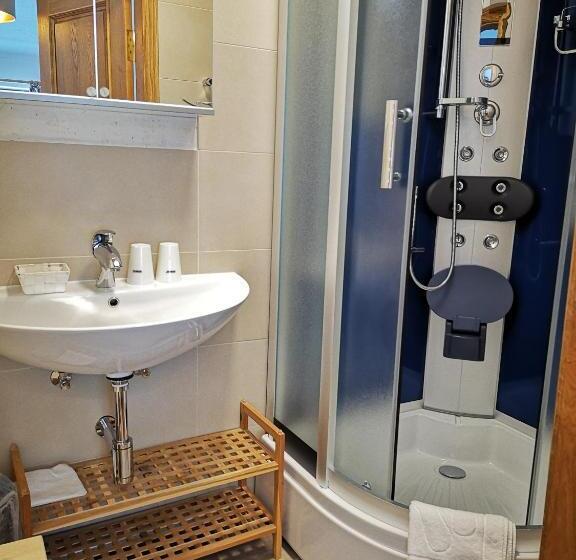 هتل Gasthaus Auwirt