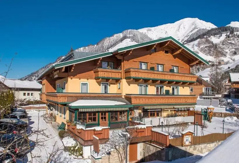 هتل Landhaus Montana