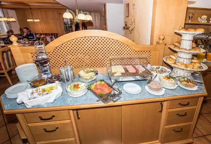 هتل Landhaus Montana