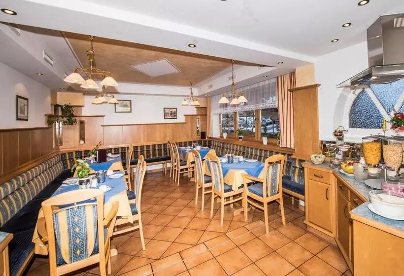 هتل Landhaus Montana