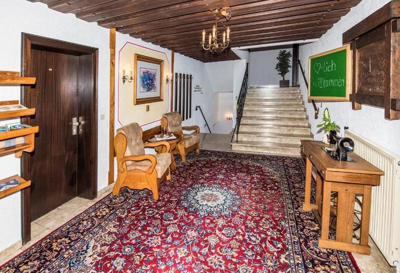 Отель Landhaus Montana