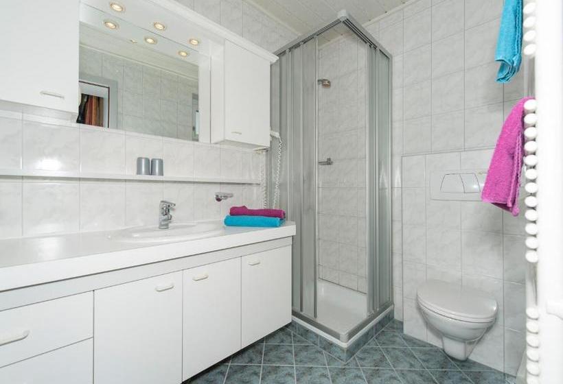 Отель Landhaus Montana