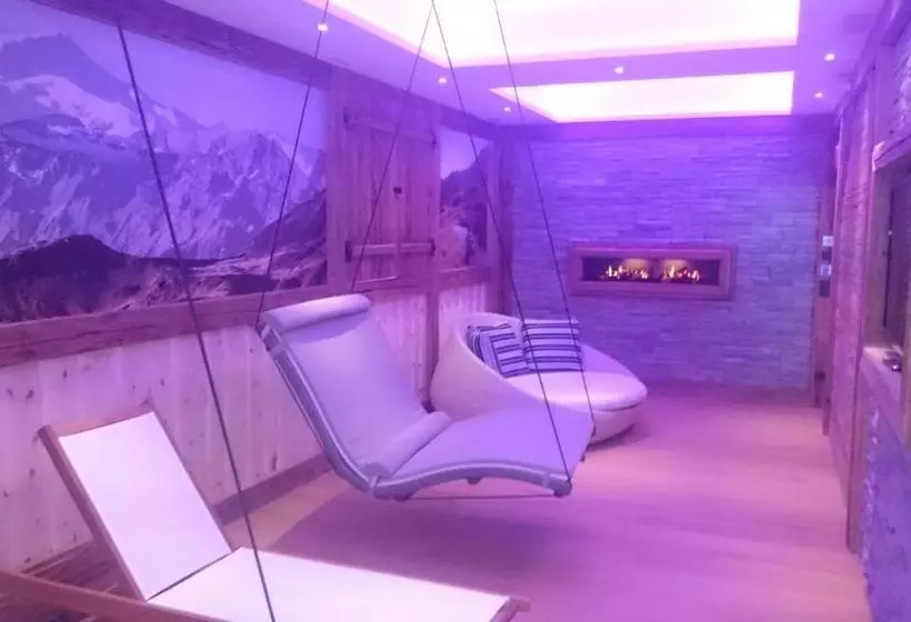ホテル Naturresort Senningerhof