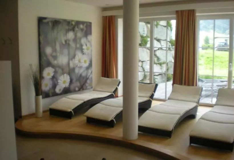 ホテル Naturresort Senningerhof
