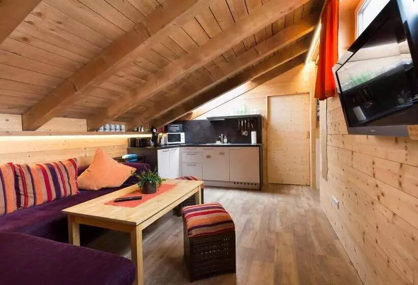 Rutsche Hostel