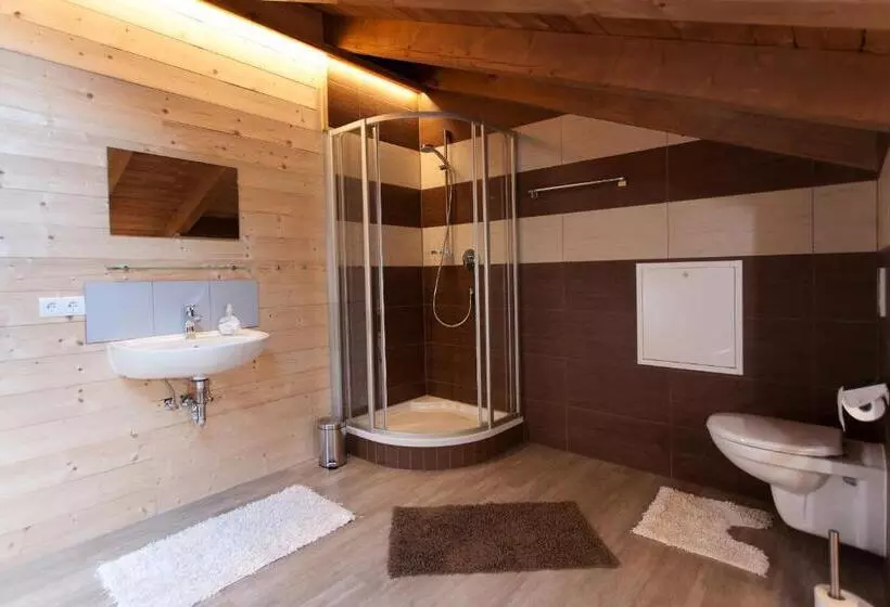 Rutsche Hostel