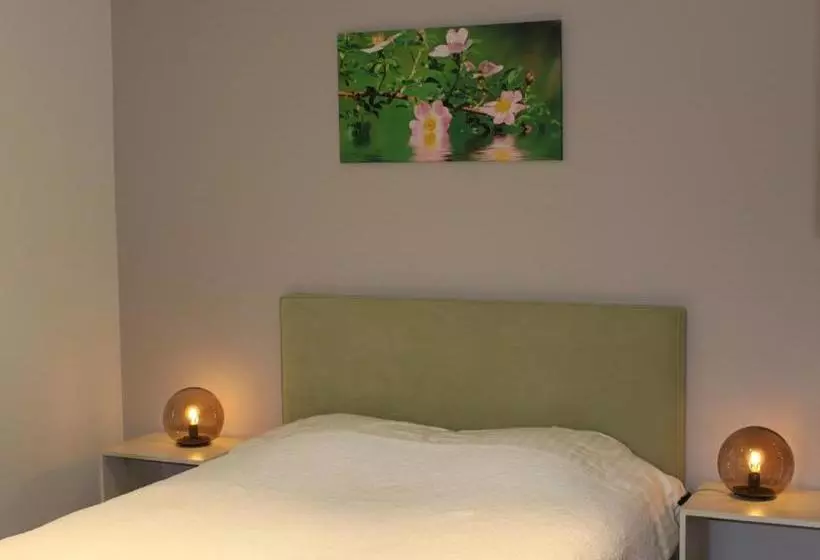 ベッドアンドブレックファースト Maison d'hôtes La Lavandière