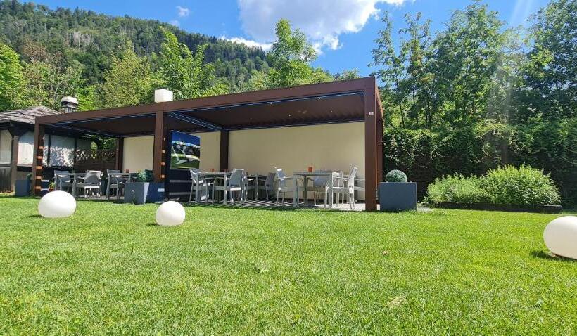 פונדק Tarvisio Four Seasons