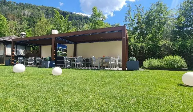 簡易ホテル Tarvisio Four Seasons