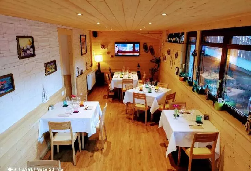簡易ホテル Tarvisio Four Seasons