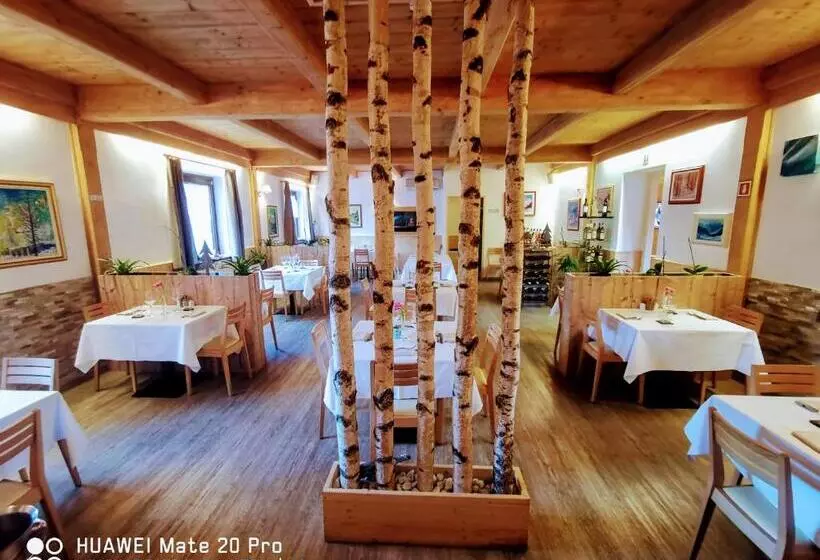 簡易ホテル Tarvisio Four Seasons