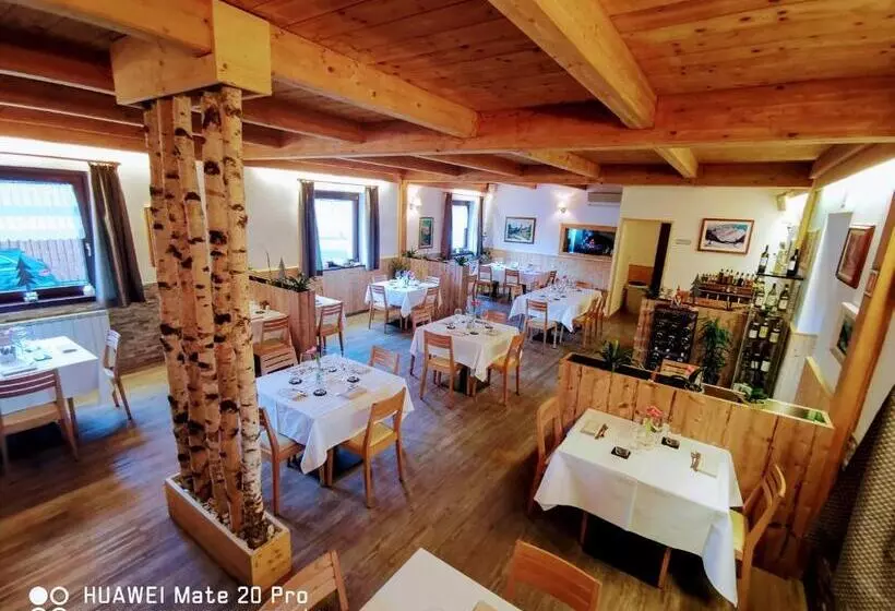 簡易ホテル Tarvisio Four Seasons