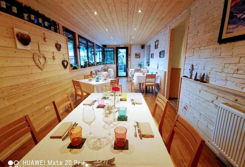 פונדק Tarvisio Four Seasons