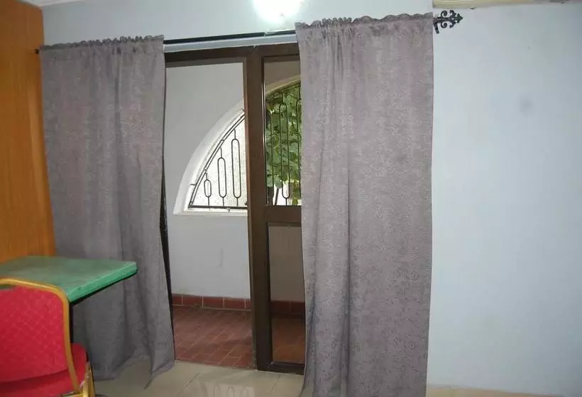 هتل Chapter 1 Luxury Suites