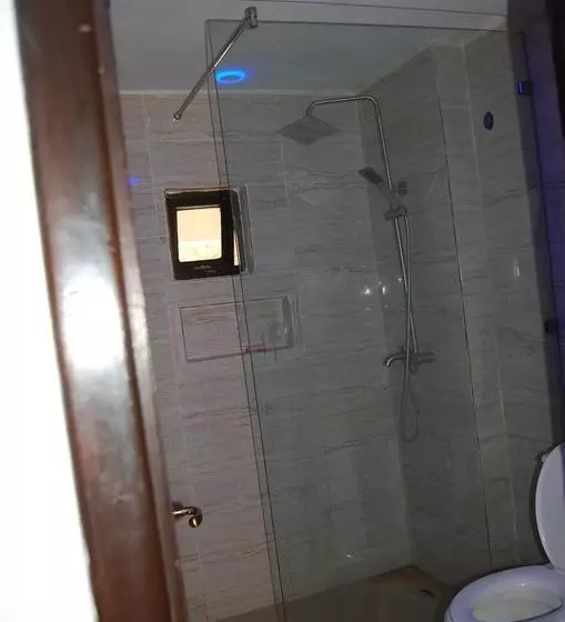 هتل Chapter 1 Luxury Suites
