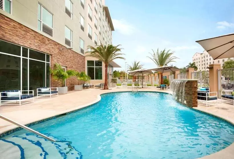 Hotelli Four Points By Sheraton Miami Airport