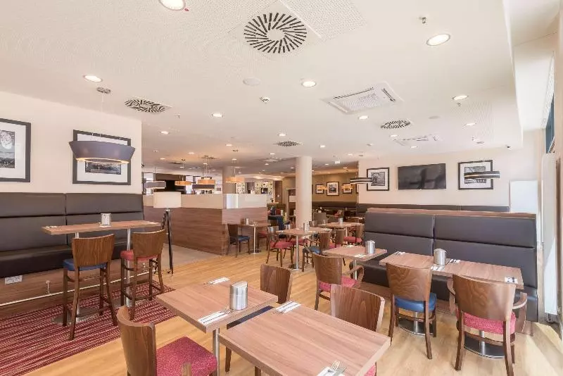 هتل Hampton By Hilton Hamburg City Centre