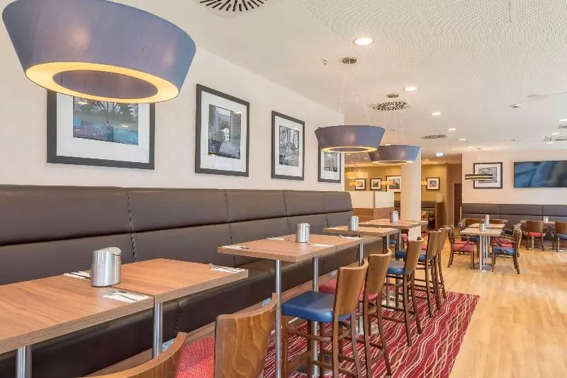 هتل Hampton By Hilton Hamburg City Centre