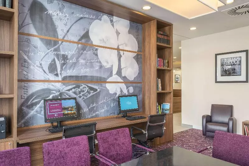 هتل Hampton By Hilton Hamburg City Centre