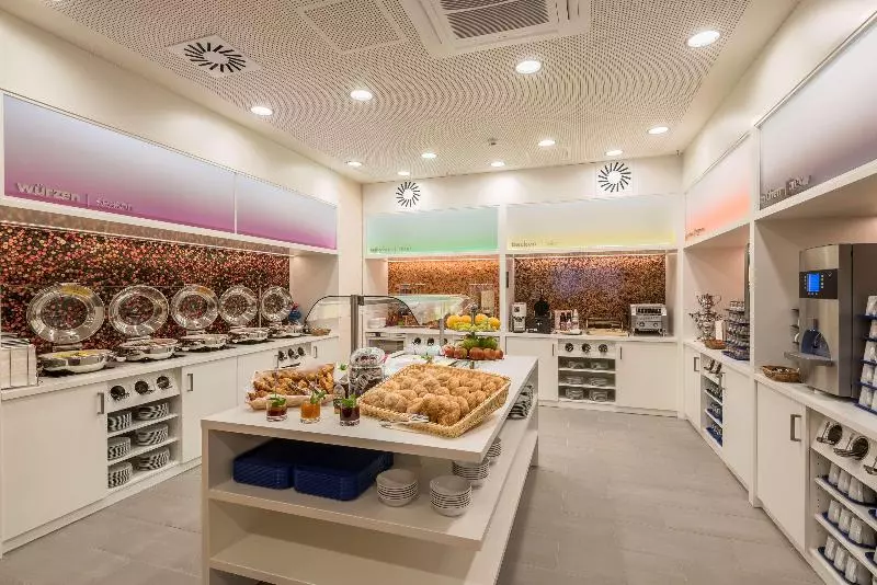هتل Hampton By Hilton Hamburg City Centre