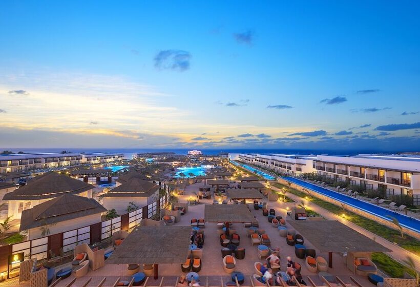 Отель Melia Llana Beach Resort & Spa Adults Only All Inclusive