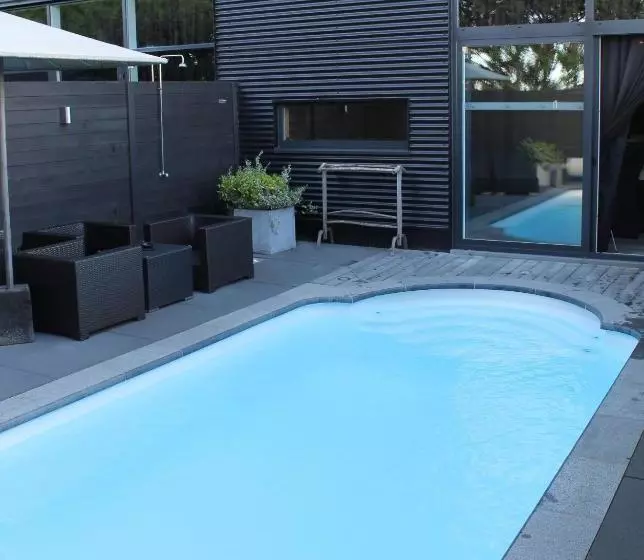 Hotel Pure