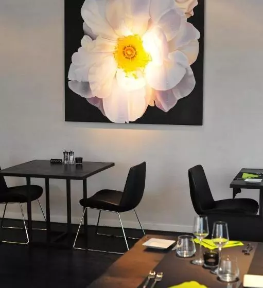 Hotel Pure