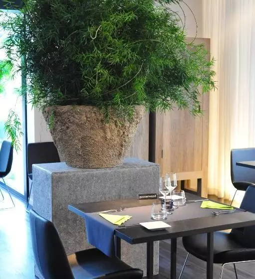 Hotel Pure
