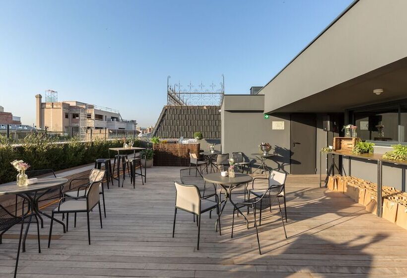 هتل Room Mate Gerard