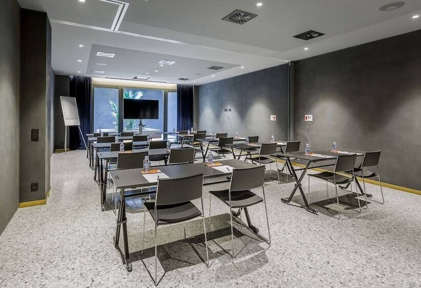 هتل Room Mate Gerard