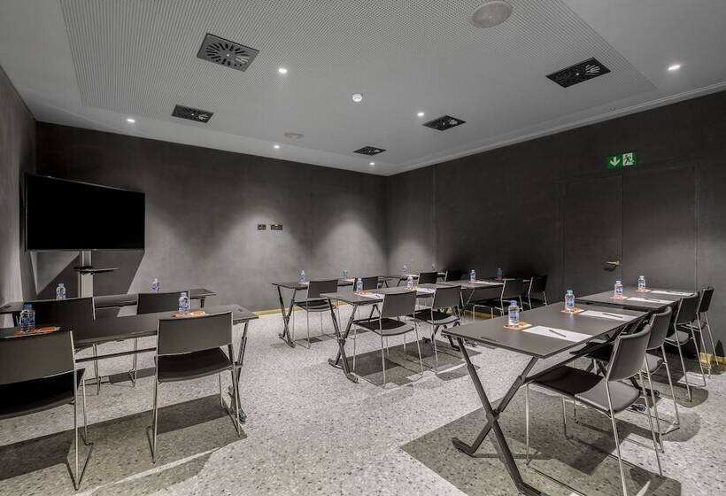 هتل Room Mate Gerard