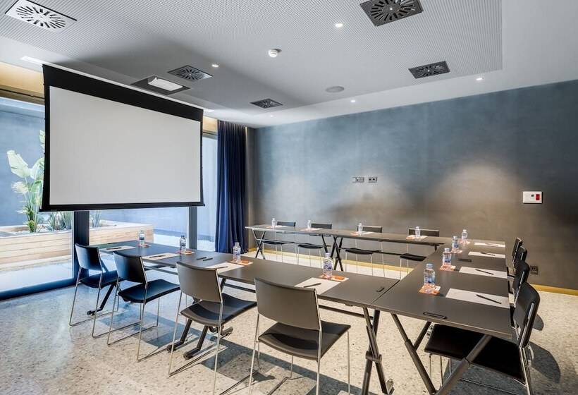 هتل Room Mate Gerard