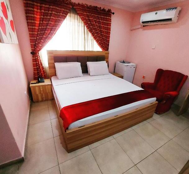 هتل The Ambassadors