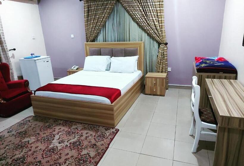 هتل The Ambassadors