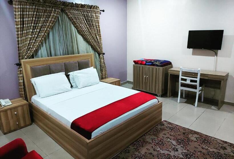 هتل The Ambassadors