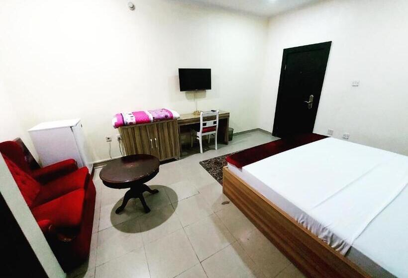 هتل The Ambassadors