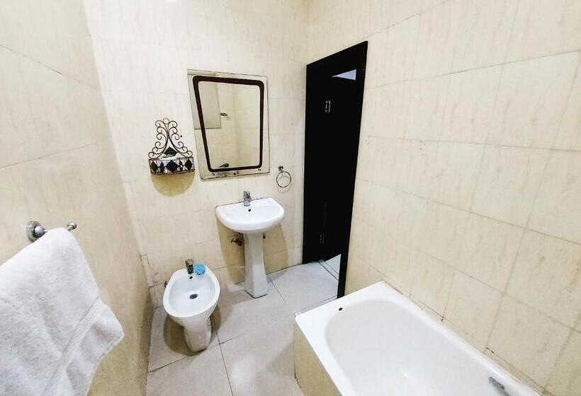 هتل The Ambassadors