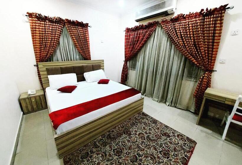 هتل The Ambassadors