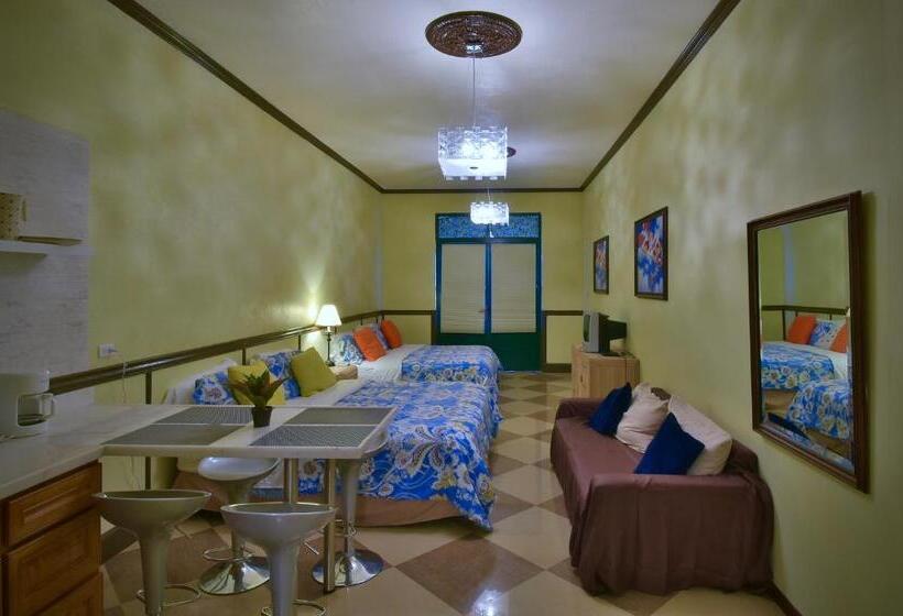 Pista Q Hostel And Apartments