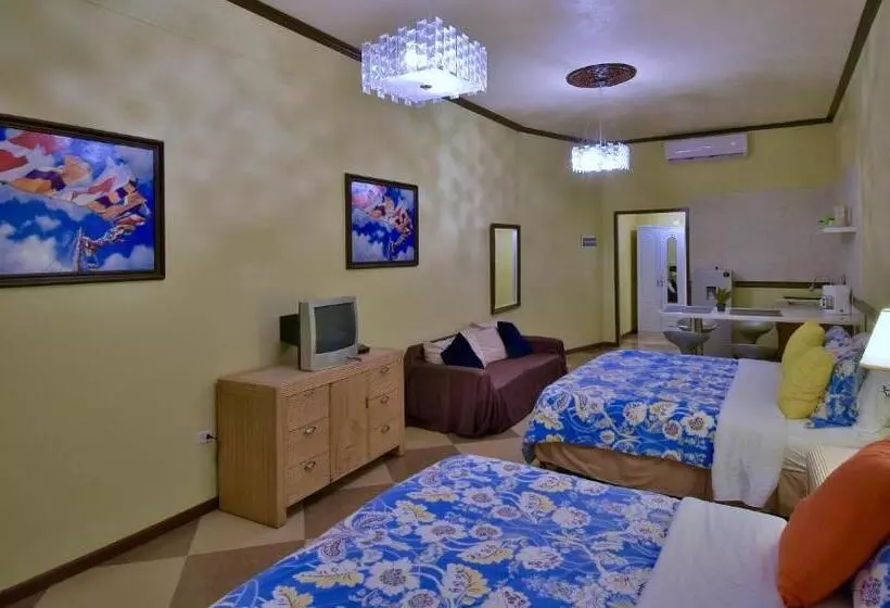 Pista Q Hostel And Apartments